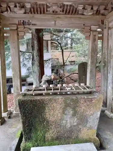 赤井嶽薬師 常福寺の手水