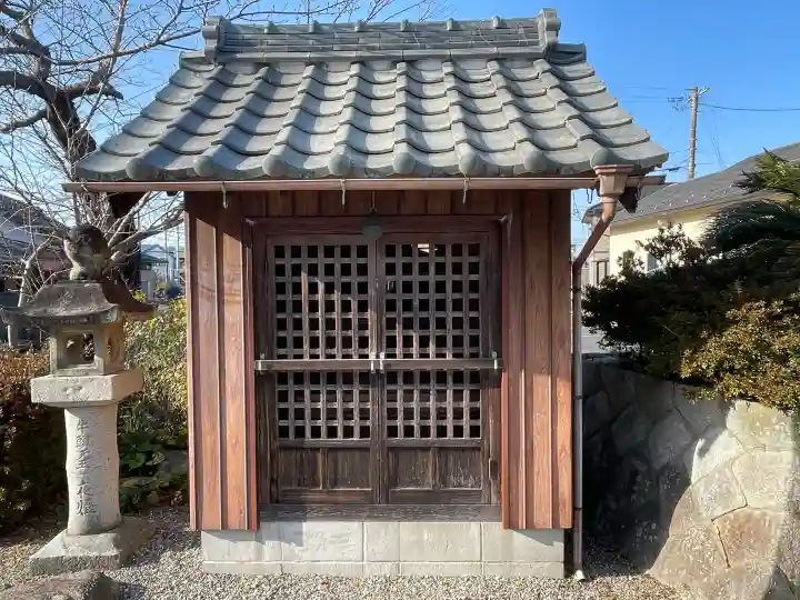 浄源寺の{uncategorized: "未分類", other: "その他", undefined: "問題あり", building: "その他建物", grave: "お墓", sacred_gate: "鳥居", guardian: "狛犬", statue: "像", buddha: "仏像", history: "歴史", nature: "自然", garden: "庭園", animal: "動物", pagoda: "塔", temizu: "手水舎", mountain_gate: "山門・神門", sanctuary: "本殿・本堂", subordinate: "末社・摂社", art: "芸術", scenery: "景色", jizo: "地蔵", ema: "絵馬", goshuin: "御朱印", omikuji: "おみくじ", items: "授与品その他", amulet: "お守り", goshuincho: "御朱印帳", eats: "食事", festival: "お祭り", votive_dance: "神楽", shichigosan: "七五三参", wedding: "結婚式", experience: "体験その他", initially: "初詣", around: "周辺", anti_infection: "感染症対策"}