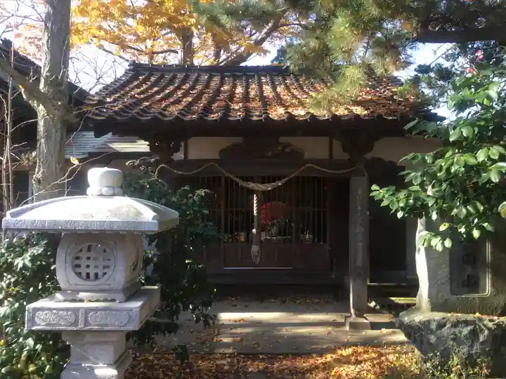 嶺梅院の本殿・本堂