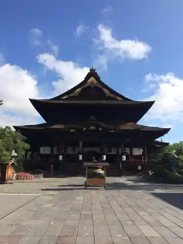 善光寺の本殿・本堂