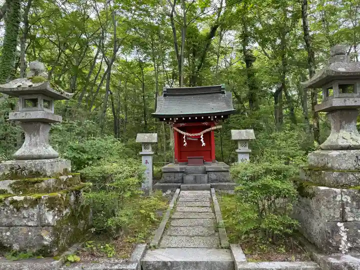 山中諏訪神社(山梨県)
