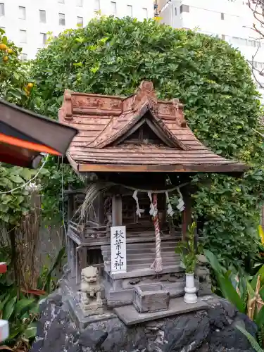 柳森神社の{uncategorized: "未分類", other: "その他", undefined: "問題あり", building: "その他建物", grave: "お墓", sacred_gate: "鳥居", guardian: "狛犬", statue: "像", buddha: "仏像", history: "歴史", nature: "自然", garden: "庭園", animal: "動物", pagoda: "塔", temizu: "手水舎", mountain_gate: "山門・神門", sanctuary: "本殿・本堂", subordinate: "末社・摂社", art: "芸術", scenery: "景色", jizo: "地蔵", ema: "絵馬", goshuin: "御朱印", omikuji: "おみくじ", items: "授与品その他", amulet: "お守り", goshuincho: "御朱印帳", eats: "食事", festival: "お祭り", votive_dance: "神楽", shichigosan: "七五三参", wedding: "結婚式", experience: "体験その他", initially: "初詣", around: "周辺", anti_infection: "感染症対策"}