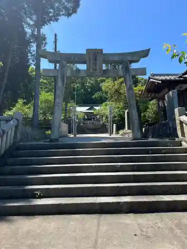 茗荷神社の{uncategorized: "未分類", other: "その他", undefined: "問題あり", building: "その他建物", grave: "お墓", sacred_gate: "鳥居", guardian: "狛犬", statue: "像", buddha: "仏像", history: "歴史", nature: "自然", garden: "庭園", animal: "動物", pagoda: "塔", temizu: "手水舎", mountain_gate: "山門・神門", sanctuary: "本殿・本堂", subordinate: "末社・摂社", art: "芸術", scenery: "景色", jizo: "地蔵", ema: "絵馬", goshuin: "御朱印", omikuji: "おみくじ", items: "授与品その他", amulet: "お守り", goshuincho: "御朱印帳", eats: "食事", festival: "お祭り", votive_dance: "神楽", shichigosan: "七五三参", wedding: "結婚式", experience: "体験その他", initially: "初詣", around: "周辺", anti_infection: "感染症対策"}