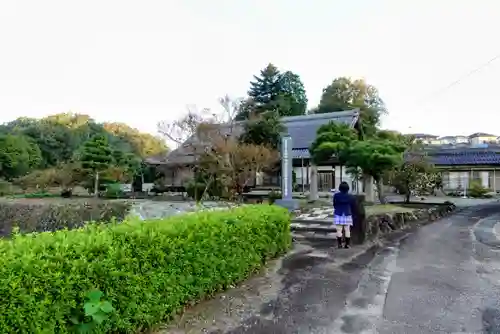 中川寺の山門