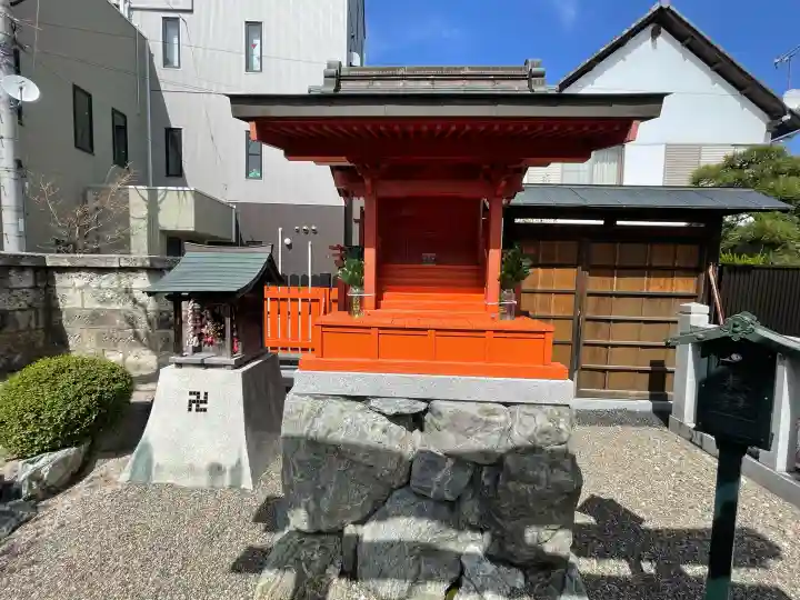 慈眼院の{uncategorized: "未分類", other: "その他", undefined: "問題あり", building: "その他建物", grave: "お墓", sacred_gate: "鳥居", guardian: "狛犬", statue: "像", buddha: "仏像", history: "歴史", nature: "自然", garden: "庭園", animal: "動物", pagoda: "塔", temizu: "手水舎", mountain_gate: "山門・神門", sanctuary: "本殿・本堂", subordinate: "末社・摂社", art: "芸術", scenery: "景色", jizo: "地蔵", ema: "絵馬", goshuin: "御朱印", omikuji: "おみくじ", items: "授与品その他", amulet: "お守り", goshuincho: "御朱印帳", eats: "食事", festival: "お祭り", votive_dance: "神楽", shichigosan: "七五三参", wedding: "結婚式", experience: "体験その他", initially: "初詣", around: "周辺", anti_infection: "感染症対策"}