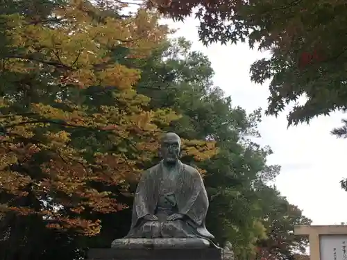 上杉神社の像