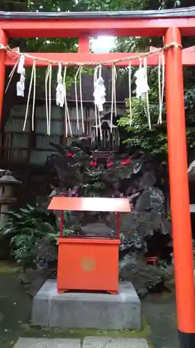 飛木稲荷神社の末社・摂社