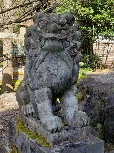 雄神神社の狛犬