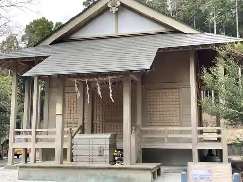 人穴浅間神社の本殿