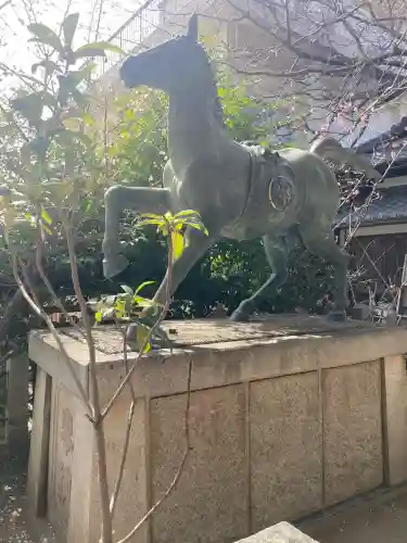 河内國魂神社の{uncategorized: "未分類", other: "その他", undefined: "問題あり", building: "その他建物", grave: "お墓", sacred_gate: "鳥居", guardian: "狛犬", statue: "像", buddha: "仏像", history: "歴史", nature: "自然", garden: "庭園", animal: "動物", pagoda: "塔", temizu: "手水舎", mountain_gate: "山門・神門", sanctuary: "本殿・本堂", subordinate: "末社・摂社", art: "芸術", scenery: "景色", jizo: "地蔵", ema: "絵馬", goshuin: "御朱印", omikuji: "おみくじ", items: "授与品その他", amulet: "お守り", goshuincho: "御朱印帳", eats: "食事", festival: "お祭り", votive_dance: "神楽", shichigosan: "七五三参", wedding: "結婚式", experience: "体験その他", initially: "初詣", around: "周辺", anti_infection: "感染症対策"}