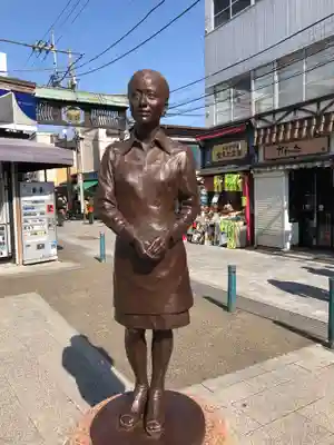 題経寺（柴又帝釈天）の像