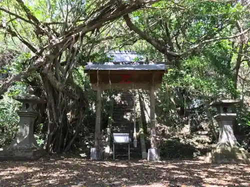 大東神社の建物その他