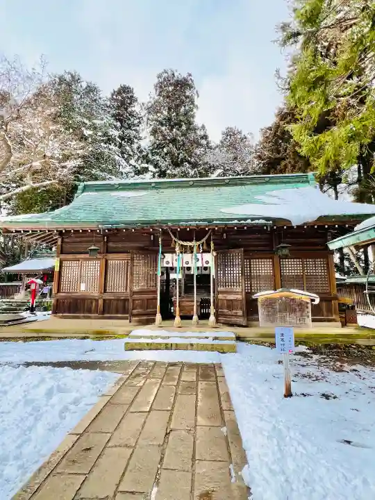 駒形神社の{uncategorized: "未分類", other: "その他", undefined: "問題あり", building: "その他建物", grave: "お墓", sacred_gate: "鳥居", guardian: "狛犬", statue: "像", buddha: "仏像", history: "歴史", nature: "自然", garden: "庭園", animal: "動物", pagoda: "塔", temizu: "手水舎", mountain_gate: "山門・神門", sanctuary: "本殿・本堂", subordinate: "末社・摂社", art: "芸術", scenery: "景色", jizo: "地蔵", ema: "絵馬", goshuin: "御朱印", omikuji: "おみくじ", items: "授与品その他", amulet: "お守り", goshuincho: "御朱印帳", eats: "食事", festival: "お祭り", votive_dance: "神楽", shichigosan: "七五三参", wedding: "結婚式", experience: "体験その他", initially: "初詣", around: "周辺", anti_infection: "感染症対策"}