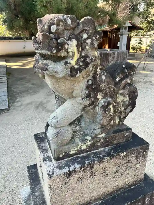 與杼神社の{uncategorized: "未分類", other: "その他", undefined: "問題あり", building: "その他建物", grave: "お墓", sacred_gate: "鳥居", guardian: "狛犬", statue: "像", buddha: "仏像", history: "歴史", nature: "自然", garden: "庭園", animal: "動物", pagoda: "塔", temizu: "手水舎", mountain_gate: "山門・神門", sanctuary: "本殿・本堂", subordinate: "末社・摂社", art: "芸術", scenery: "景色", jizo: "地蔵", ema: "絵馬", goshuin: "御朱印", omikuji: "おみくじ", items: "授与品その他", amulet: "お守り", goshuincho: "御朱印帳", eats: "食事", festival: "お祭り", votive_dance: "神楽", shichigosan: "七五三参", wedding: "結婚式", experience: "体験その他", initially: "初詣", around: "周辺", anti_infection: "感染症対策"}