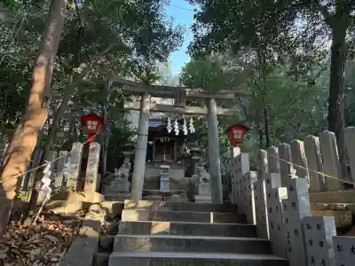越木岩神社の{uncategorized: "未分類", other: "その他", undefined: "問題あり", building: "その他建物", grave: "お墓", sacred_gate: "鳥居", guardian: "狛犬", statue: "像", buddha: "仏像", history: "歴史", nature: "自然", garden: "庭園", animal: "動物", pagoda: "塔", temizu: "手水舎", mountain_gate: "山門・神門", sanctuary: "本殿・本堂", subordinate: "末社・摂社", art: "芸術", scenery: "景色", jizo: "地蔵", ema: "絵馬", goshuin: "御朱印", omikuji: "おみくじ", items: "授与品その他", amulet: "お守り", goshuincho: "御朱印帳", eats: "食事", festival: "お祭り", votive_dance: "神楽", shichigosan: "七五三参", wedding: "結婚式", experience: "体験その他", initially: "初詣", around: "周辺", anti_infection: "感染症対策"}