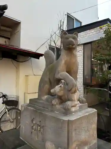 皆中稲荷神社の{uncategorized: "未分類", other: "その他", undefined: "問題あり", building: "その他建物", grave: "お墓", sacred_gate: "鳥居", guardian: "狛犬", statue: "像", buddha: "仏像", history: "歴史", nature: "自然", garden: "庭園", animal: "動物", pagoda: "塔", temizu: "手水舎", mountain_gate: "山門・神門", sanctuary: "本殿・本堂", subordinate: "末社・摂社", art: "芸術", scenery: "景色", jizo: "地蔵", ema: "絵馬", goshuin: "御朱印", omikuji: "おみくじ", items: "授与品その他", amulet: "お守り", goshuincho: "御朱印帳", eats: "食事", festival: "お祭り", votive_dance: "神楽", shichigosan: "七五三参", wedding: "結婚式", experience: "体験その他", initially: "初詣", around: "周辺", anti_infection: "感染症対策"}