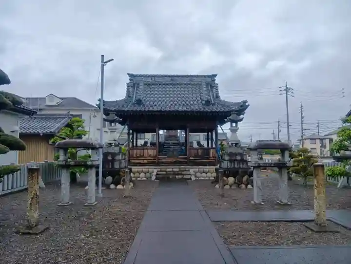 神明神社の{uncategorized: "未分類", other: "その他", undefined: "問題あり", building: "その他建物", grave: "お墓", sacred_gate: "鳥居", guardian: "狛犬", statue: "像", buddha: "仏像", history: "歴史", nature: "自然", garden: "庭園", animal: "動物", pagoda: "塔", temizu: "手水舎", mountain_gate: "山門・神門", sanctuary: "本殿・本堂", subordinate: "末社・摂社", art: "芸術", scenery: "景色", jizo: "地蔵", ema: "絵馬", goshuin: "御朱印", omikuji: "おみくじ", items: "授与品その他", amulet: "お守り", goshuincho: "御朱印帳", eats: "食事", festival: "お祭り", votive_dance: "神楽", shichigosan: "七五三参", wedding: "結婚式", experience: "体験その他", initially: "初詣", around: "周辺", anti_infection: "感染症対策"}