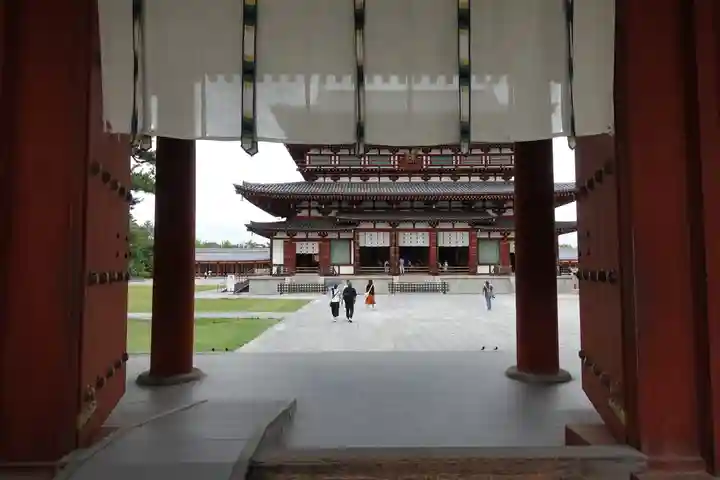 薬師寺の山門・神門