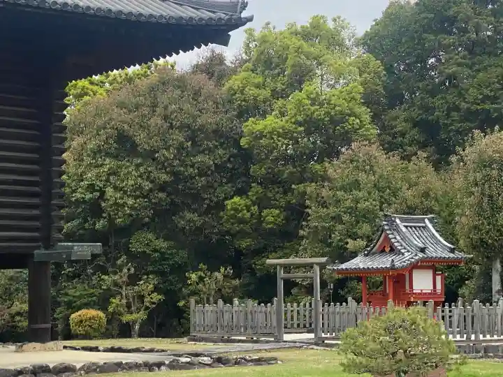 杉本神社(正倉院境内社)の{uncategorized: "未分類", other: "その他", undefined: "問題あり", building: "その他建物", grave: "お墓", sacred_gate: "鳥居", guardian: "狛犬", statue: "像", buddha: "仏像", history: "歴史", nature: "自然", garden: "庭園", animal: "動物", pagoda: "塔", temizu: "手水舎", mountain_gate: "山門・神門", sanctuary: "本殿・本堂", subordinate: "末社・摂社", art: "芸術", scenery: "景色", jizo: "地蔵", ema: "絵馬", goshuin: "御朱印", omikuji: "おみくじ", items: "授与品その他", amulet: "お守り", goshuincho: "御朱印帳", eats: "食事", festival: "お祭り", votive_dance: "神楽", shichigosan: "七五三参", wedding: "結婚式", experience: "体験その他", initially: "初詣", around: "周辺", anti_infection: "感染症対策"}