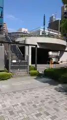 日新窟の建物その他