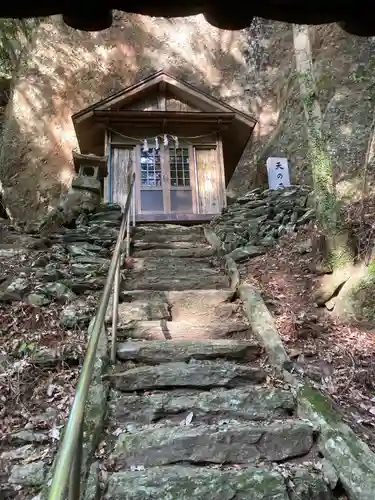 立岩神社の本殿・本堂
