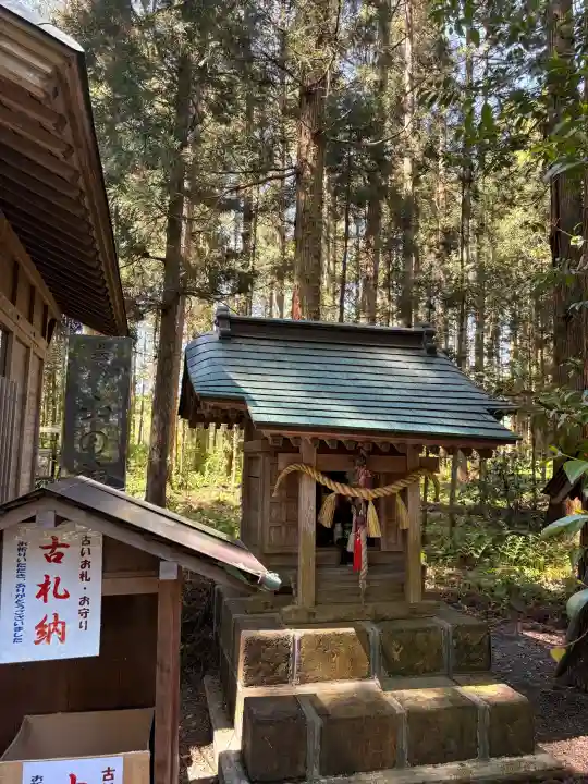 唐松神社の{uncategorized: "未分類", other: "その他", undefined: "問題あり", building: "その他建物", grave: "お墓", sacred_gate: "鳥居", guardian: "狛犬", statue: "像", buddha: "仏像", history: "歴史", nature: "自然", garden: "庭園", animal: "動物", pagoda: "塔", temizu: "手水舎", mountain_gate: "山門・神門", sanctuary: "本殿・本堂", subordinate: "末社・摂社", art: "芸術", scenery: "景色", jizo: "地蔵", ema: "絵馬", goshuin: "御朱印", omikuji: "おみくじ", items: "授与品その他", amulet: "お守り", goshuincho: "御朱印帳", eats: "食事", festival: "お祭り", votive_dance: "神楽", shichigosan: "七五三参", wedding: "結婚式", experience: "体験その他", initially: "初詣", around: "周辺", anti_infection: "感染症対策"}