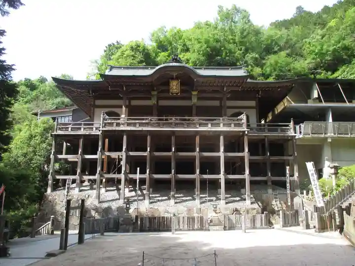 狸谷山不動院の本殿・本堂