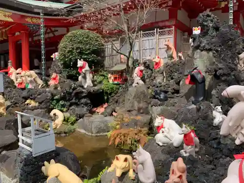 京濱伏見稲荷神社の狛犬