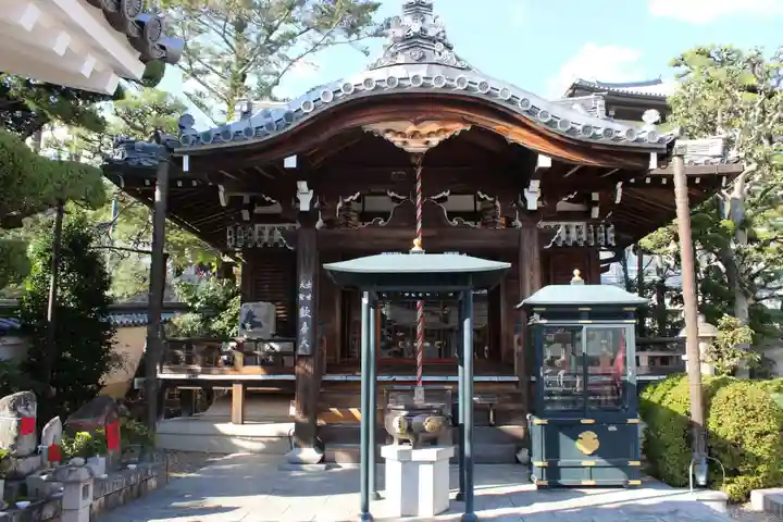 中山寺の本殿・本堂