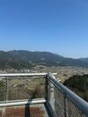 金刀比羅神社の{uncategorized: "未分類", other: "その他", undefined: "問題あり", building: "その他建物", grave: "お墓", sacred_gate: "鳥居", guardian: "狛犬", statue: "像", buddha: "仏像", history: "歴史", nature: "自然", garden: "庭園", animal: "動物", pagoda: "塔", temizu: "手水舎", mountain_gate: "山門・神門", sanctuary: "本殿・本堂", subordinate: "末社・摂社", art: "芸術", scenery: "景色", jizo: "地蔵", ema: "絵馬", goshuin: "御朱印", omikuji: "おみくじ", items: "授与品その他", amulet: "お守り", goshuincho: "御朱印帳", eats: "食事", festival: "お祭り", votive_dance: "神楽", shichigosan: "七五三参", wedding: "結婚式", experience: "体験その他", initially: "初詣", around: "周辺", anti_infection: "感染症対策"}