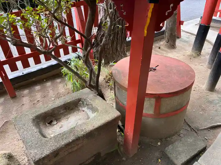 稲荷神社の手水舎