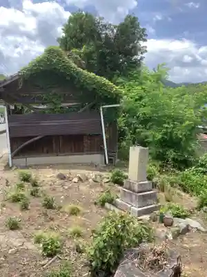 耳神大明神のお墓