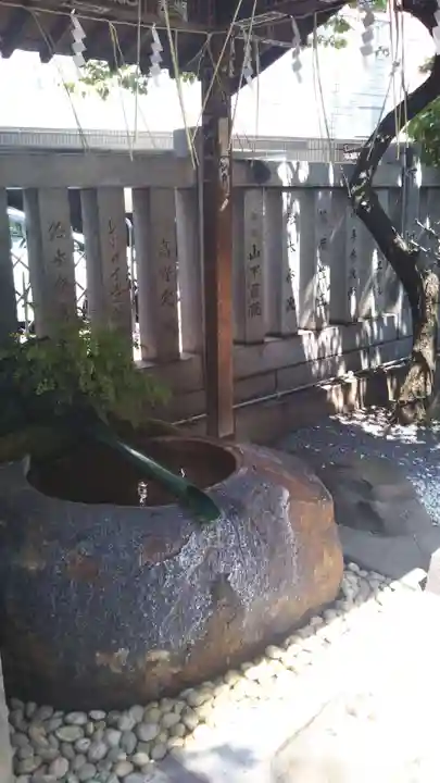 元三島神社の手水舎