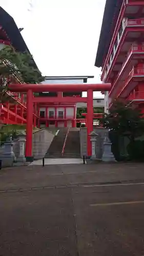 宝徳山稲荷大社(新潟県)