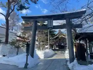 彌彦神社 (伊夜日子神社)の鳥居(2025年02月27日(木) 10時06分32秒投稿)