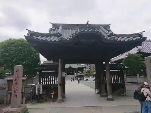 成田山川越別院の山門・神門