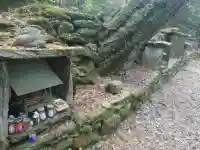 神明神社の{uncategorized: "未分類", other: "その他", undefined: "問題あり", building: "その他建物", grave: "お墓", sacred_gate: "鳥居", guardian: "狛犬", statue: "像", buddha: "仏像", history: "歴史", nature: "自然", garden: "庭園", animal: "動物", pagoda: "塔", temizu: "手水舎", mountain_gate: "山門・神門", sanctuary: "本殿・本堂", subordinate: "末社・摂社", art: "芸術", scenery: "景色", jizo: "地蔵", ema: "絵馬", goshuin: "御朱印", omikuji: "おみくじ", items: "授与品その他", amulet: "お守り", goshuincho: "御朱印帳", eats: "食事", festival: "お祭り", votive_dance: "神楽", shichigosan: "七五三参", wedding: "結婚式", experience: "体験その他", initially: "初詣", around: "周辺", anti_infection: "感染症対策"}