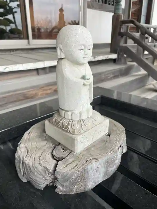 興全寺の{uncategorized: "未分類", other: "その他", undefined: "問題あり", building: "その他建物", grave: "お墓", sacred_gate: "鳥居", guardian: "狛犬", statue: "像", buddha: "仏像", history: "歴史", nature: "自然", garden: "庭園", animal: "動物", pagoda: "塔", temizu: "手水舎", mountain_gate: "山門・神門", sanctuary: "本殿・本堂", subordinate: "末社・摂社", art: "芸術", scenery: "景色", jizo: "地蔵", ema: "絵馬", goshuin: "御朱印", omikuji: "おみくじ", items: "授与品その他", amulet: "お守り", goshuincho: "御朱印帳", eats: "食事", festival: "お祭り", votive_dance: "神楽", shichigosan: "七五三参", wedding: "結婚式", experience: "体験その他", initially: "初詣", around: "周辺", anti_infection: "感染症対策"}