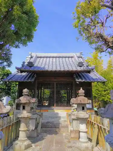 県明神社の本殿・本堂