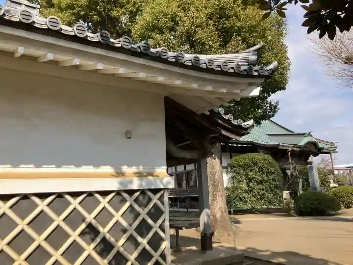 本興寺の{uncategorized: "未分類", other: "その他", undefined: "問題あり", building: "その他建物", grave: "お墓", sacred_gate: "鳥居", guardian: "狛犬", statue: "像", buddha: "仏像", history: "歴史", nature: "自然", garden: "庭園", animal: "動物", pagoda: "塔", temizu: "手水舎", mountain_gate: "山門・神門", sanctuary: "本殿・本堂", subordinate: "末社・摂社", art: "芸術", scenery: "景色", jizo: "地蔵", ema: "絵馬", goshuin: "御朱印", omikuji: "おみくじ", items: "授与品その他", amulet: "お守り", goshuincho: "御朱印帳", eats: "食事", festival: "お祭り", votive_dance: "神楽", shichigosan: "七五三参", wedding: "結婚式", experience: "体験その他", initially: "初詣", around: "周辺", anti_infection: "感染症対策"}