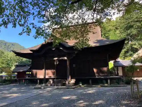 雲峰寺の本殿