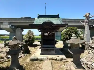 八幡若宮八幡神社 の{uncategorized: "未分類", other: "その他", undefined: "問題あり", building: "その他建物", grave: "お墓", sacred_gate: "鳥居", guardian: "狛犬", statue: "像", buddha: "仏像", history: "歴史", nature: "自然", garden: "庭園", animal: "動物", pagoda: "塔", temizu: "手水舎", mountain_gate: "山門・神門", sanctuary: "本殿・本堂", subordinate: "末社・摂社", art: "芸術", scenery: "景色", jizo: "地蔵", ema: "絵馬", goshuin: "御朱印", omikuji: "おみくじ", items: "授与品その他", amulet: "お守り", goshuincho: "御朱印帳", eats: "食事", festival: "お祭り", votive_dance: "神楽", shichigosan: "七五三参", wedding: "結婚式", experience: "体験その他", initially: "初詣", around: "周辺", anti_infection: "感染症対策"}