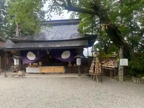 𠮷水神社（吉水神社）の{uncategorized: "未分類", other: "その他", undefined: "問題あり", building: "その他建物", grave: "お墓", sacred_gate: "鳥居", guardian: "狛犬", statue: "像", buddha: "仏像", history: "歴史", nature: "自然", garden: "庭園", animal: "動物", pagoda: "塔", temizu: "手水舎", mountain_gate: "山門・神門", sanctuary: "本殿・本堂", subordinate: "末社・摂社", art: "芸術", scenery: "景色", jizo: "地蔵", ema: "絵馬", goshuin: "御朱印", omikuji: "おみくじ", items: "授与品その他", amulet: "お守り", goshuincho: "御朱印帳", eats: "食事", festival: "お祭り", votive_dance: "神楽", shichigosan: "七五三参", wedding: "結婚式", experience: "体験その他", initially: "初詣", around: "周辺", anti_infection: "感染症対策"}
