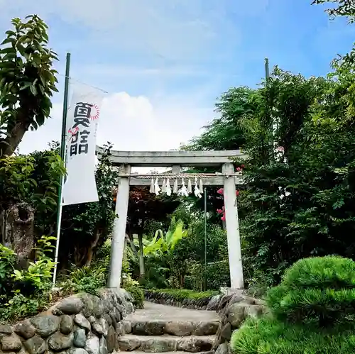 横浜御嶽神社の鳥居