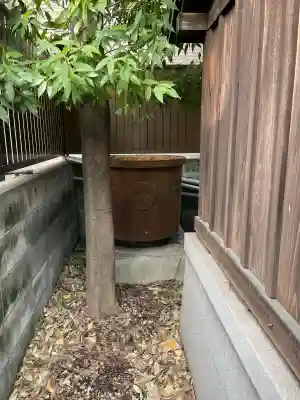 幸久稲荷神社(御穂鹿嶋神社境外社)の{uncategorized: "未分類", other: "その他", undefined: "問題あり", building: "その他建物", grave: "お墓", sacred_gate: "鳥居", guardian: "狛犬", statue: "像", buddha: "仏像", history: "歴史", nature: "自然", garden: "庭園", animal: "動物", pagoda: "塔", temizu: "手水舎", mountain_gate: "山門・神門", sanctuary: "本殿・本堂", subordinate: "末社・摂社", art: "芸術", scenery: "景色", jizo: "地蔵", ema: "絵馬", goshuin: "御朱印", omikuji: "おみくじ", items: "授与品その他", amulet: "お守り", goshuincho: "御朱印帳", eats: "食事", festival: "お祭り", votive_dance: "神楽", shichigosan: "七五三参", wedding: "結婚式", experience: "体験その他", initially: "初詣", around: "周辺", anti_infection: "感染症対策"}