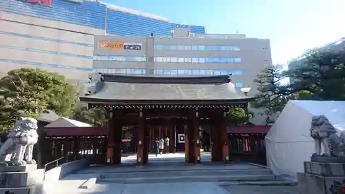 警固神社の山門