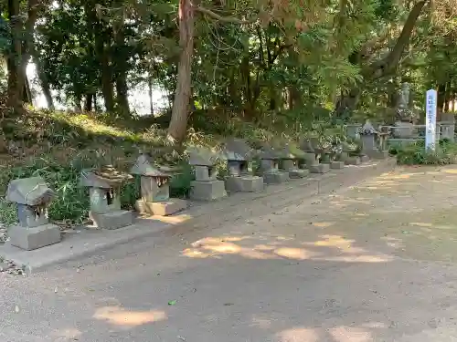 二宮赤城神社の末社・摂社