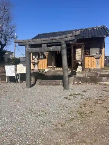松熊神社の{uncategorized: "未分類", other: "その他", undefined: "問題あり", building: "その他建物", grave: "お墓", sacred_gate: "鳥居", guardian: "狛犬", statue: "像", buddha: "仏像", history: "歴史", nature: "自然", garden: "庭園", animal: "動物", pagoda: "塔", temizu: "手水舎", mountain_gate: "山門・神門", sanctuary: "本殿・本堂", subordinate: "末社・摂社", art: "芸術", scenery: "景色", jizo: "地蔵", ema: "絵馬", goshuin: "御朱印", omikuji: "おみくじ", items: "授与品その他", amulet: "お守り", goshuincho: "御朱印帳", eats: "食事", festival: "お祭り", votive_dance: "神楽", shichigosan: "七五三参", wedding: "結婚式", experience: "体験その他", initially: "初詣", around: "周辺", anti_infection: "感染症対策"}