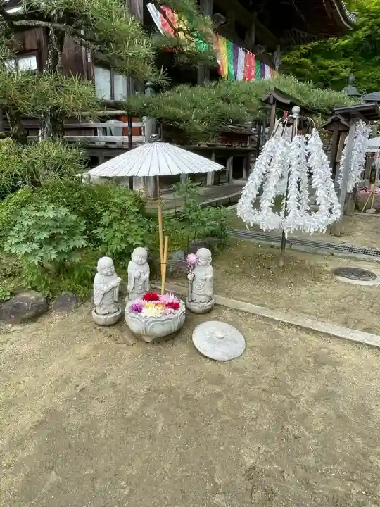 岡寺(龍蓋寺)の{uncategorized: "未分類", other: "その他", undefined: "問題あり", building: "その他建物", grave: "お墓", sacred_gate: "鳥居", guardian: "狛犬", statue: "像", buddha: "仏像", history: "歴史", nature: "自然", garden: "庭園", animal: "動物", pagoda: "塔", temizu: "手水舎", mountain_gate: "山門・神門", sanctuary: "本殿・本堂", subordinate: "末社・摂社", art: "芸術", scenery: "景色", jizo: "地蔵", ema: "絵馬", goshuin: "御朱印", omikuji: "おみくじ", items: "授与品その他", amulet: "お守り", goshuincho: "御朱印帳", eats: "食事", festival: "お祭り", votive_dance: "神楽", shichigosan: "七五三参", wedding: "結婚式", experience: "体験その他", initially: "初詣", around: "周辺", anti_infection: "感染症対策"}