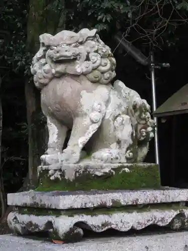 八神社の狛犬